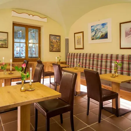 St. Georg Hotel